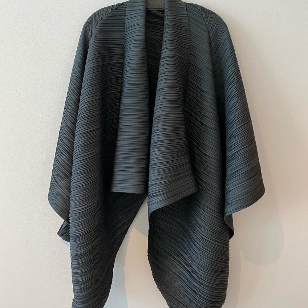 Issey Miyake grey cardigan top